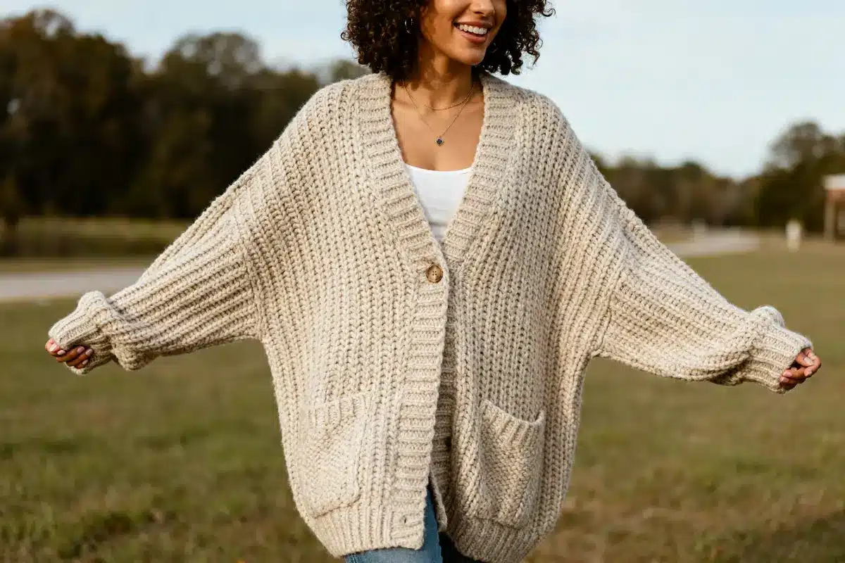 Oversized Chunky Knit Cardigan: Cozy Style Tips and Trends