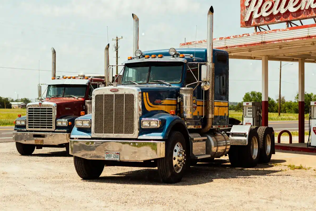 Vintage Trucking: Exploring Old-School Big Rigs and Companies